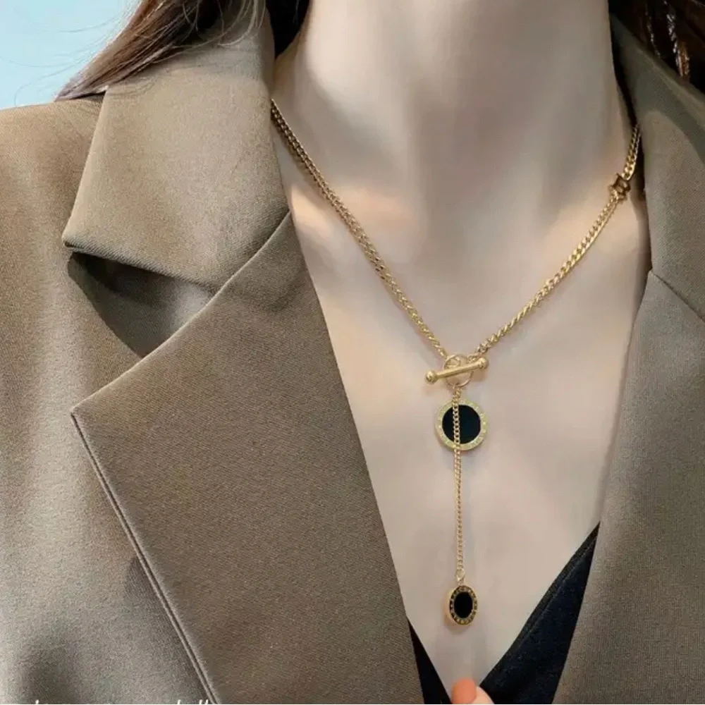 18K Gold Plated Stainless Steel Black Roman Letter Pendant Necklace - Picture 4 of 4